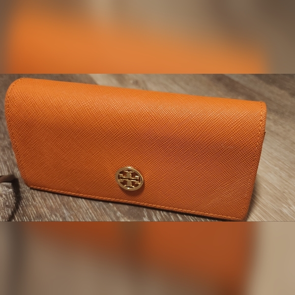 Tory Burch Sunglasses - Picture 3 of 6